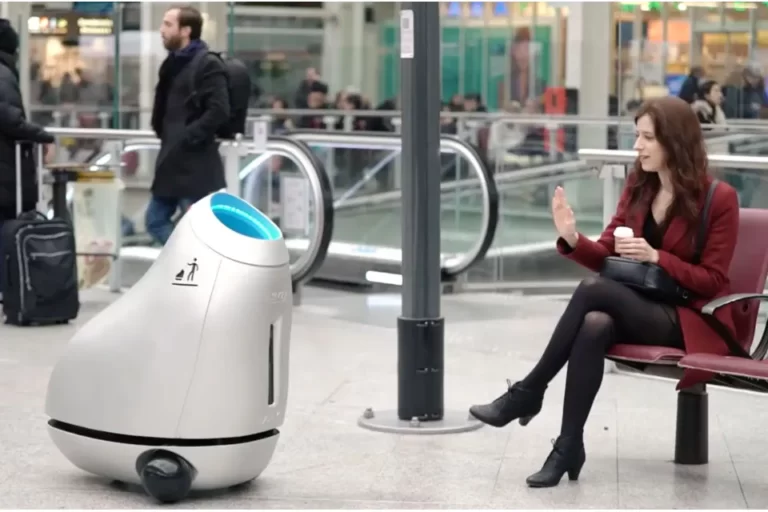 Baryl, le robot poubelle bientôt dans 200 gares SNCF